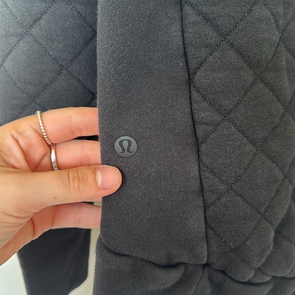 Lululemon Forever Warm Quilted Pullover in Black - 6 - Picture 6 of 6